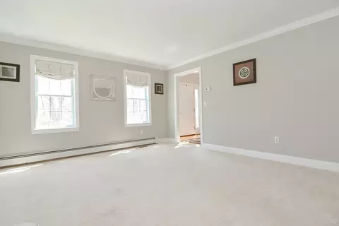 Living - 23 Vincent Rd, Mendon, MA 01756 photo 4 of 7