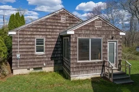 37 Davis St, Rehoboth, MA 02769