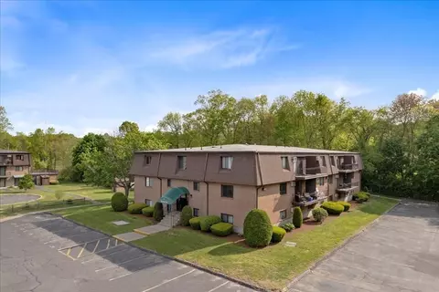 3 Karena Dr #4, Taunton, MA 02780