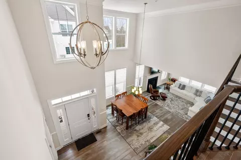Living - 91 Phoebe St # 91, Methuen, MA 01844 photo 4 of 9