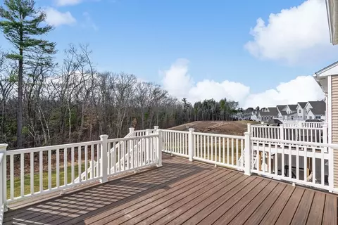 Exterior - 91 Phoebe St # 91, Methuen, MA 01844 photo 4 of 7