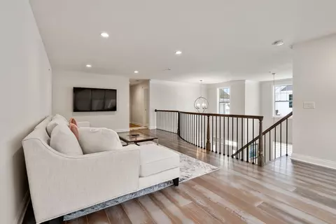Living - 91 Phoebe St # 91, Methuen, MA 01844 photo 7 of 9