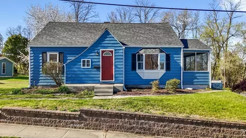 7 Oxford St, Chicopee, MA 01020