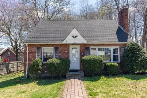 4 Sabatinelli Rd, Milford, MA 01757