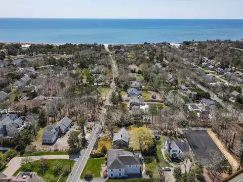 66 Brooks Rd, Harwich, MA 02646