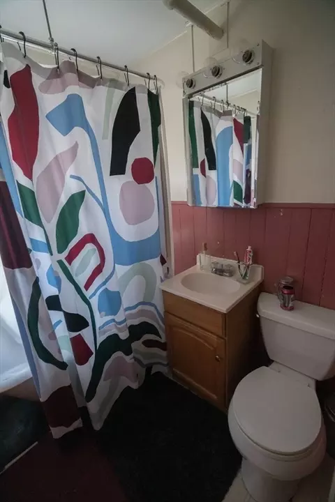 Bath - 351 Main St, Amherst, MA 01002 photo 8 of 8