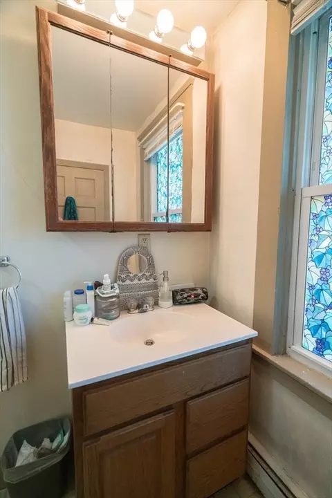 Bath - 351 Main St, Amherst, MA 01002 photo 6 of 8