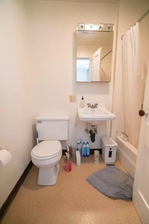 Bath - 351 Main St, Amherst, MA 01002 photo 4 of 8