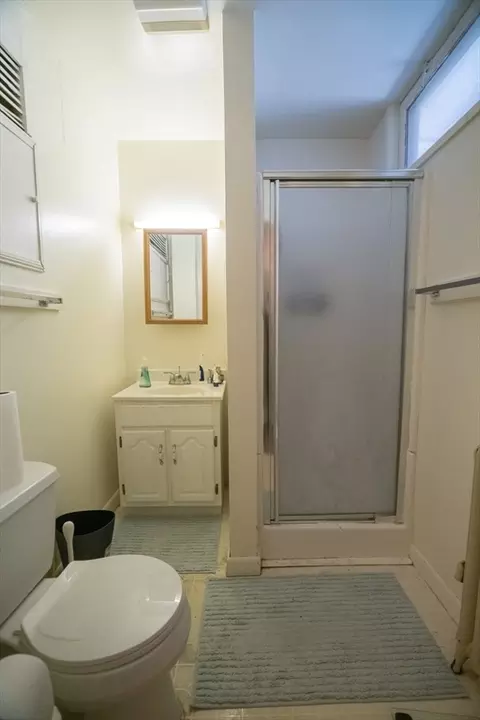 Bath - 351 Main St, Amherst, MA 01002 photo 2 of 8