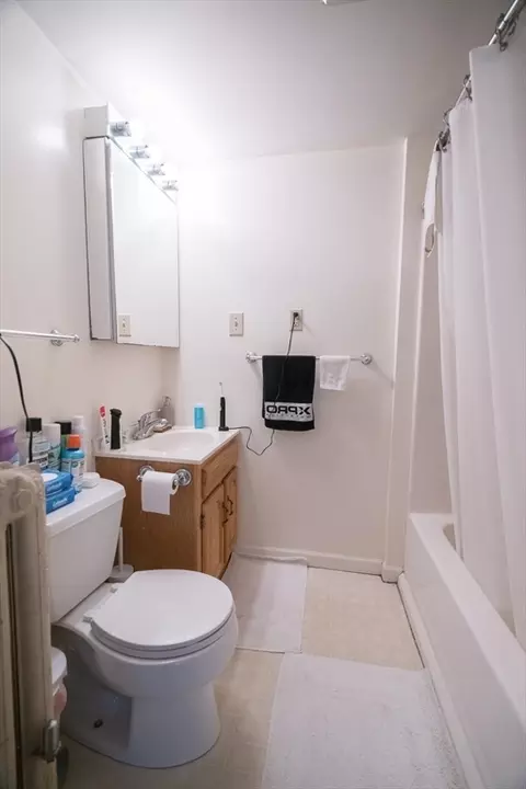 Bath - 351 Main St, Amherst, MA 01002 photo 5 of 8