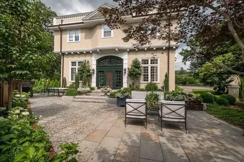 11 Thissell St #1, Beverly, MA 01915