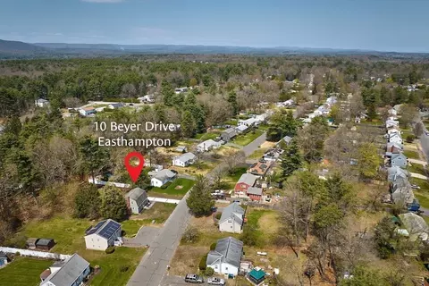 View/Area - 10 Beyer Dr, Easthampton, MA 01027 photo 4 of 5