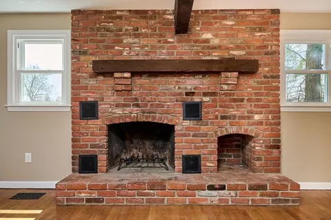Exterior - 10 Beyer Dr, Easthampton, MA 01027 photo 3 of 6