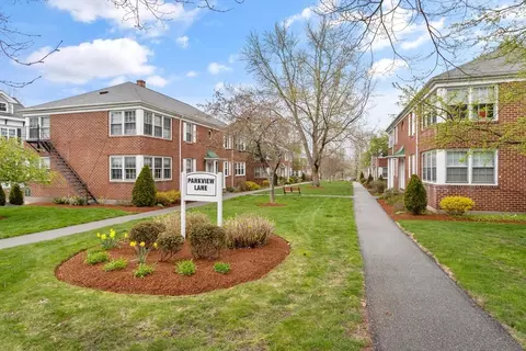 9 Parkview Ln #A, Haverhill, MA 01835