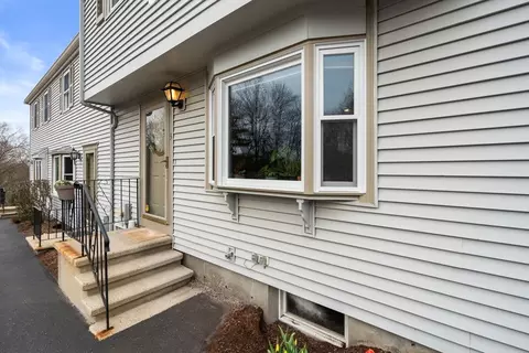 Exterior - 12 Oak Ridge Dr #3, Maynard, MA 01754 photo 3 of 9