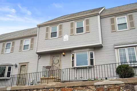 12 Oak Ridge Dr #3, Maynard, MA 01754