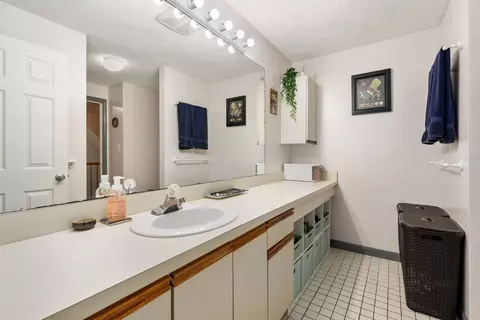 Bath - 12 Oak Ridge Dr #3, Maynard, MA 01754 photo 2 of 3