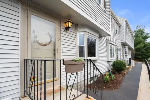 Exterior - 12 Oak Ridge Dr #3, Maynard, MA 01754 photo 2 of 9