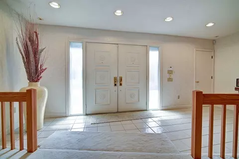 Entry Way - 14 Seneca Rd, Canton, MA 02021 photo 1 of 2