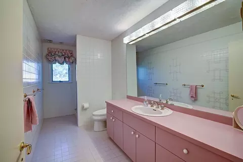 Bath - 14 Seneca Rd, Canton, MA 02021 photo 3 of 6