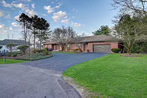 Exterior - 14 Seneca Rd, Canton, MA 02021 photo 3 of 10