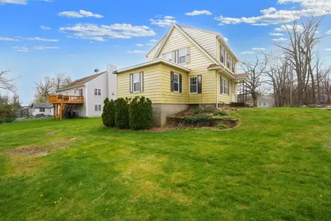 Exterior - 17 Medfield St, Worcester, MA 01606 photo 8 of 9