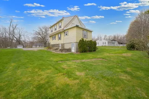 Exterior - 17 Medfield St, Worcester, MA 01606 photo 2 of 9