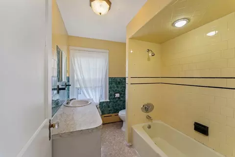 Bath - 17 Medfield St, Worcester, MA 01606 photo 2 of 2