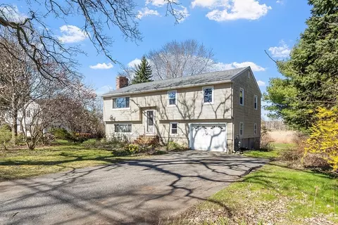 132 Ferry Rd, Salisbury, MA 01952