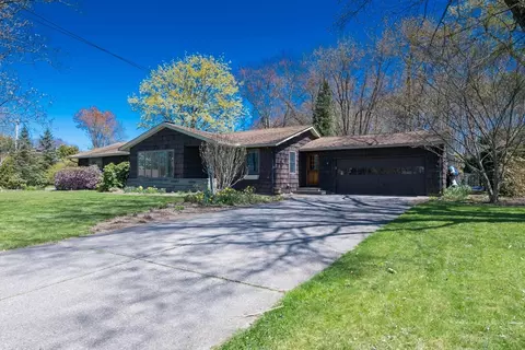2 Parkview Dr, South Hadley, MA 01075