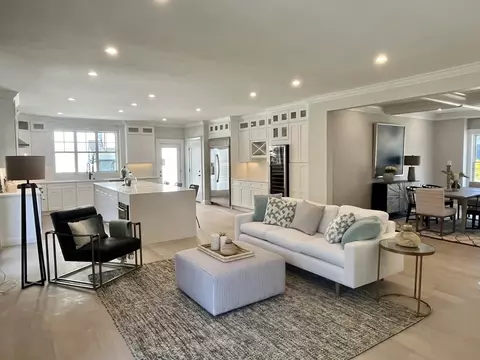 Living - 1039 Greendale Ave, Needham, MA 02492 photo 2 of 4