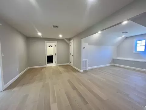 Living - 1039 Greendale Ave, Needham, MA 02492 photo 3 of 4