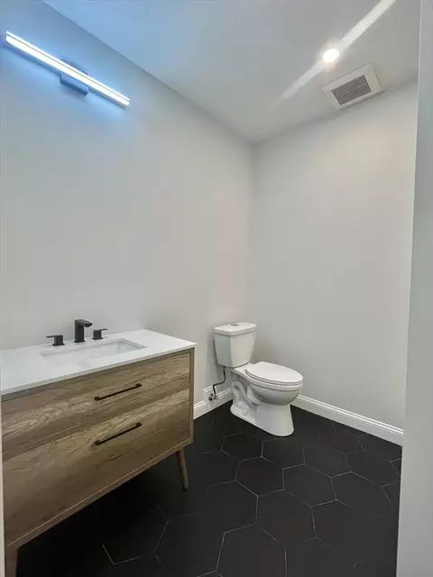 Bath - 1039 Greendale Ave, Needham, MA 02492 photo 6 of 7