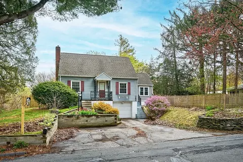 175 Lathrop St, South Hadley, MA 01075