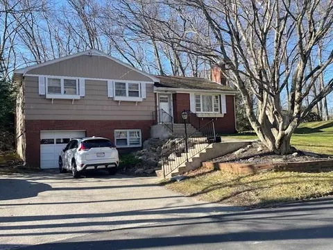 46 Highland St, Webster, MA 01570