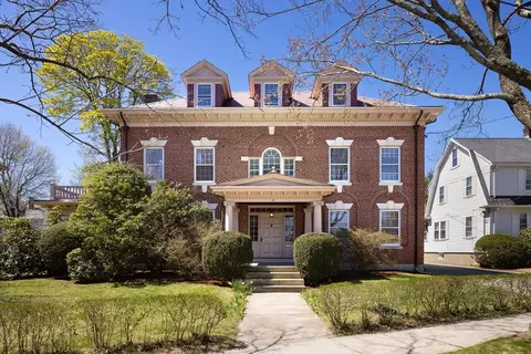 48 Oakley Rd, Belmont, MA 02478