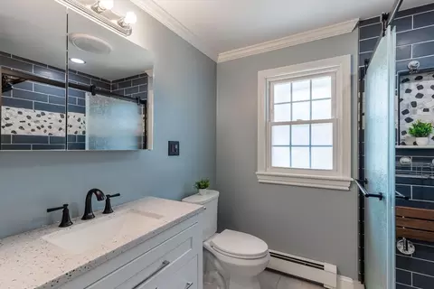 Bath - 11 Benjamin Rd, Worcester, MA 01602 photo 1 of 2