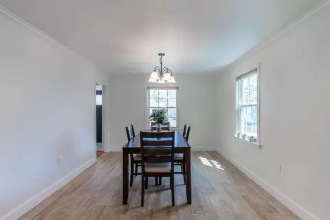 Dining - 11 Benjamin Rd, Worcester, MA 01602 photo 3 of 4