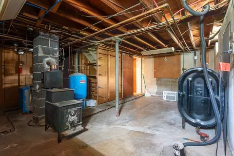 Exterior - 11 Benjamin Rd, Worcester, MA 01602 photo 5 of 5