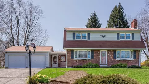 127 W Millbury Rd, Sutton, MA 01590