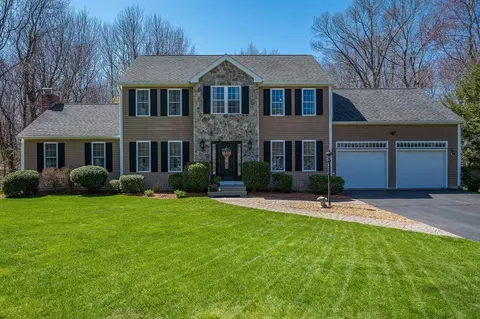 24 Hilltop Farm Rd, Auburn, MA 01501