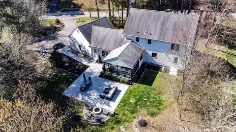 7 Brookside Ln, Norfolk, MA 02056