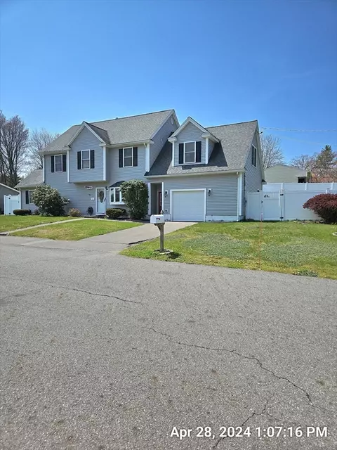 106 Leonard Ave, Dracut, MA 01826