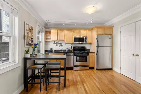523 E 2nd St #4, Boston, MA 02127
