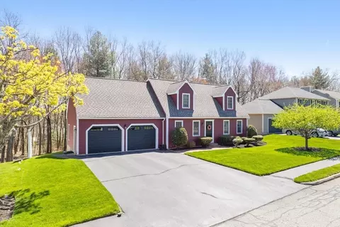 9 Pheasant Hill Dr, Shrewsbury, MA 01545