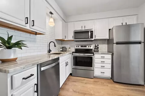 242 Mount Vernon St #10, Lawrence, MA 01843