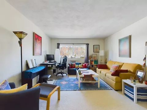 18 Glencoe St #36, Boston, MA 02135