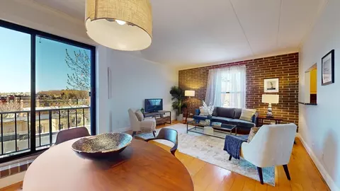 1856 Beacon St #6F, Brookline, MA 02445