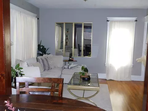 Living - 190-192 College St, Springfield, MA 01109 photo 3 of 5