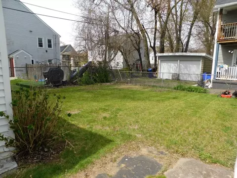 Exterior - 190-192 College St, Springfield, MA 01109 photo 7 of 8